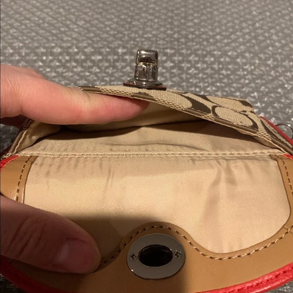 Coach wristlet - Picture 5 of 6